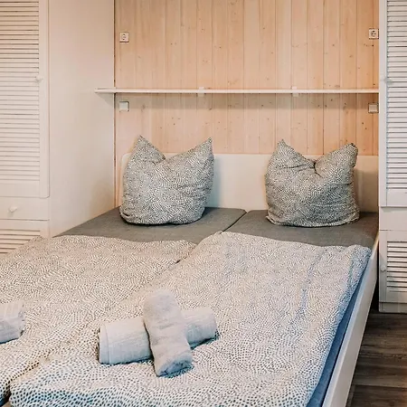 Ferienhaeuser Insel Usedom Waldhaus 1 Mit Whirlpool - Direkt Am Achterwasser